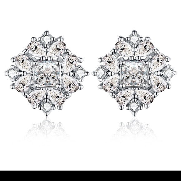 zdazzled Jewelry - Stud CZ Clear Crystals Silver Earrings New
